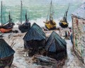 Barcos en la playa Etretat Claude Monet